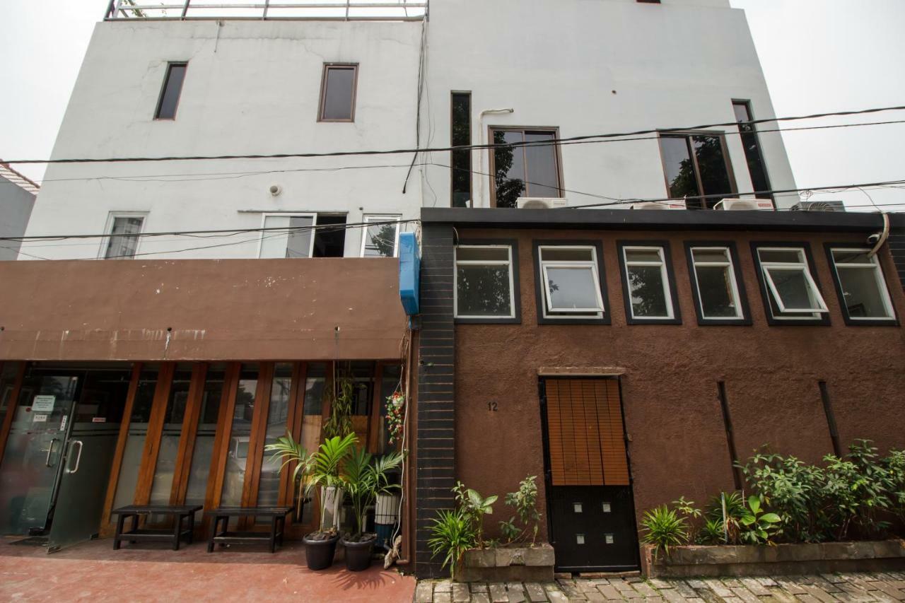 Reddoorz Syariah At Taman Bendungan Asahan Jakarta Exteriör bild