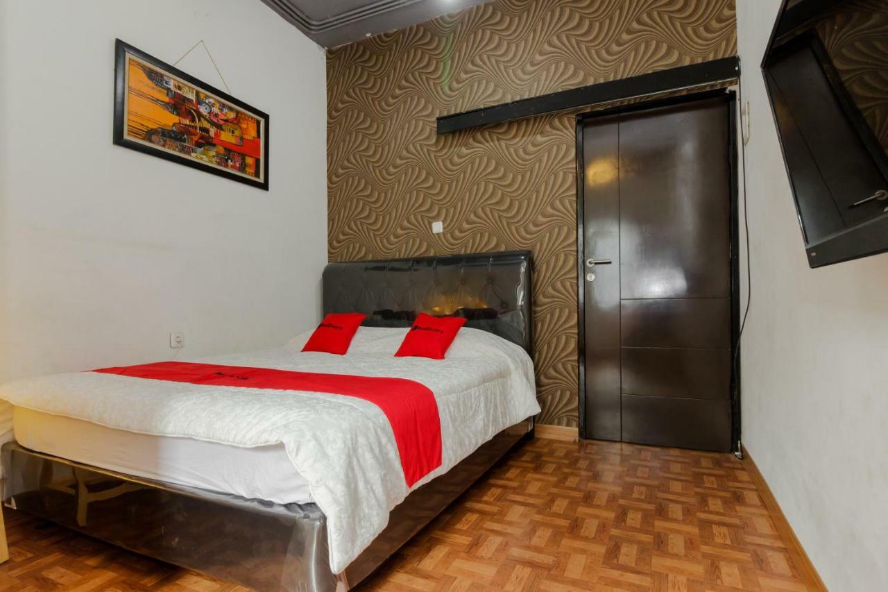 Reddoorz Syariah At Taman Bendungan Asahan Jakarta Exteriör bild